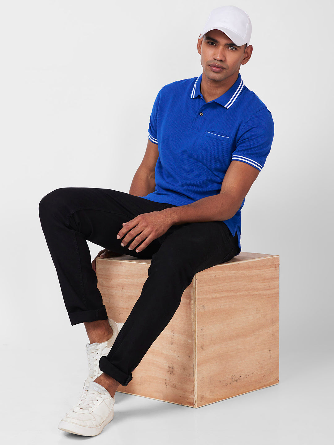 Men's Solid Polo T-Shirt with Contrast Tipping