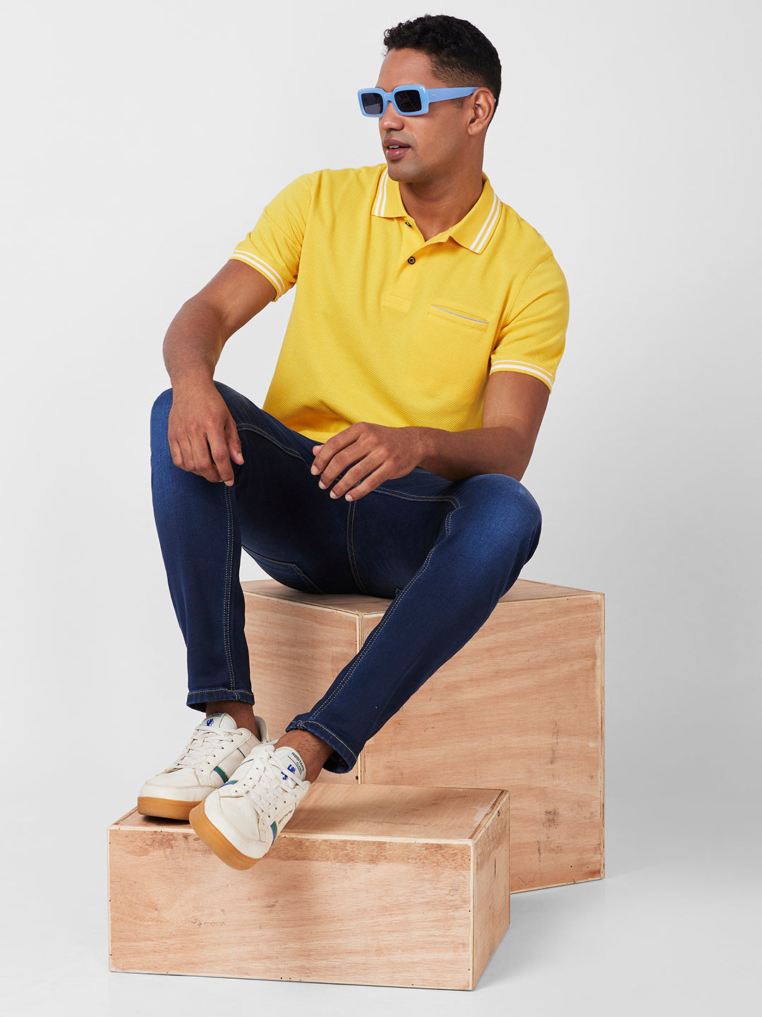 Men's Solid Polo T-Shirt with Contrast Tipping