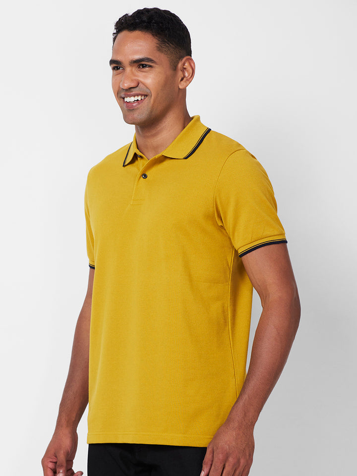 Men's Solid Polo T-Shirt with Contrast Tipping